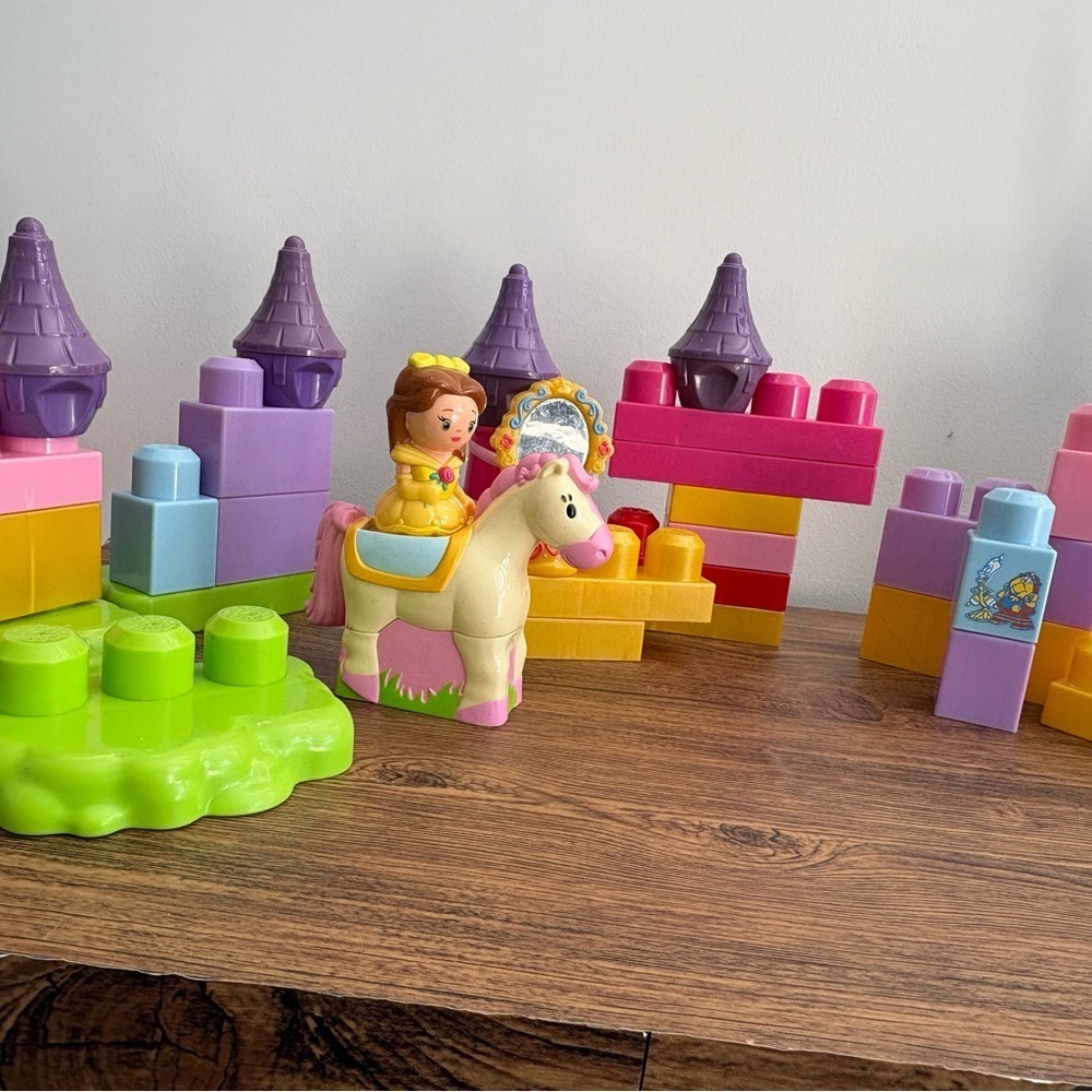 Mega Bloks Princess Castle Set Belle Horse Blocks Rare Disney Style - Picture 3 of 6